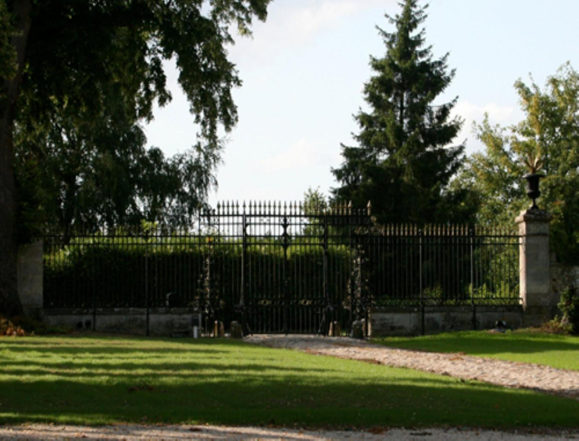 Chateau De Maudetour 외부 사진